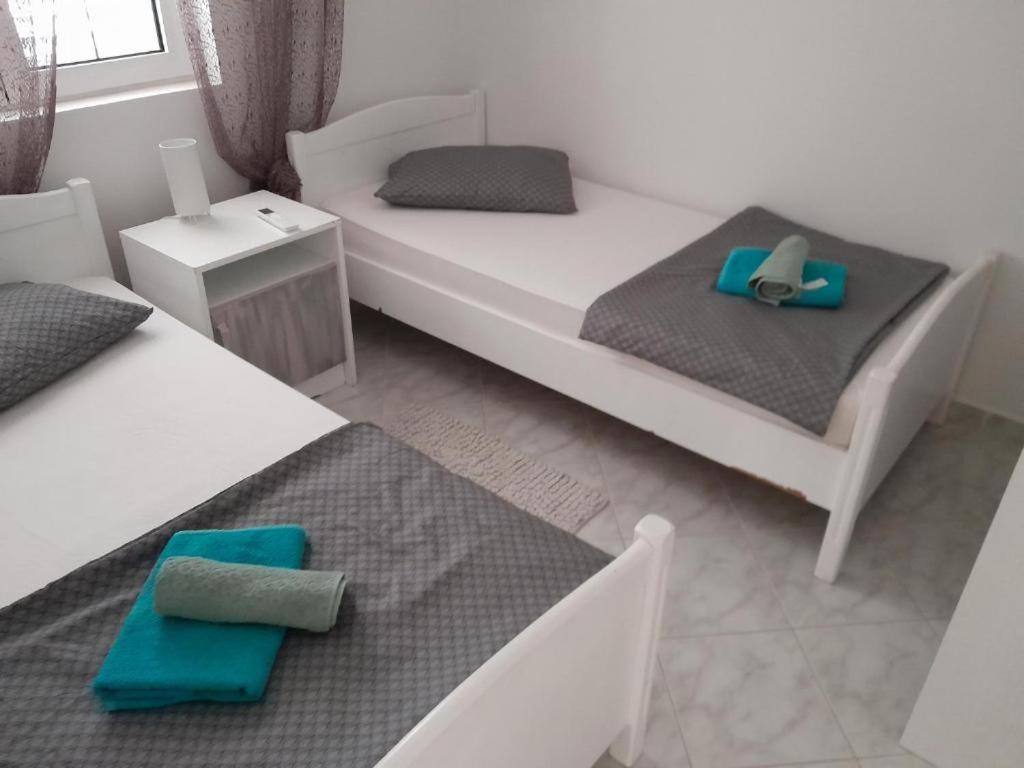Apartmani Ira Vir Chambre photo
