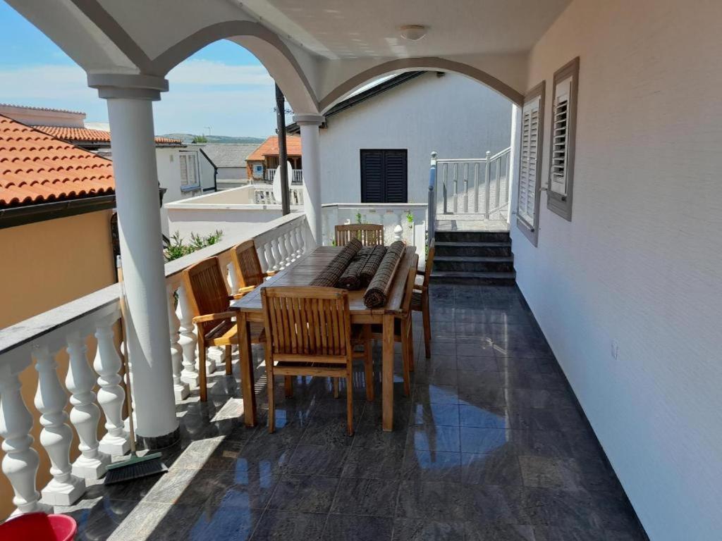 Apartmani Ira Vir Extérieur photo