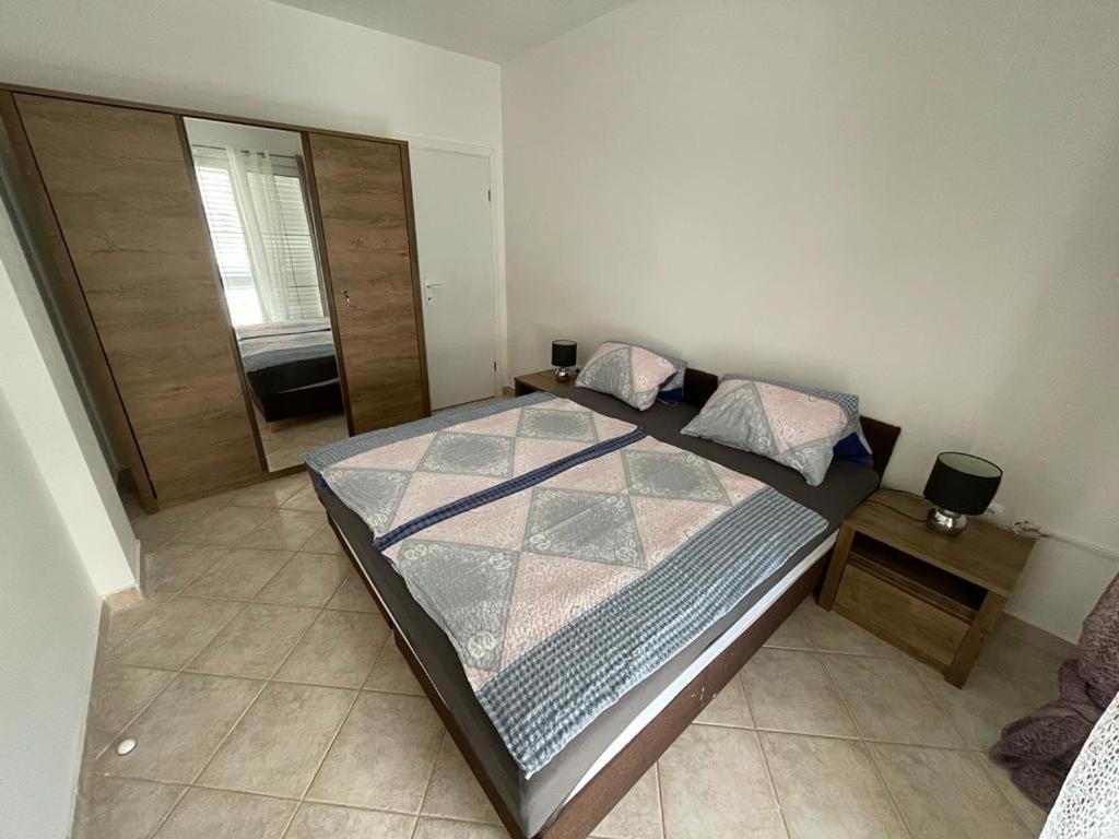 Apartmani Ira Vir Extérieur photo