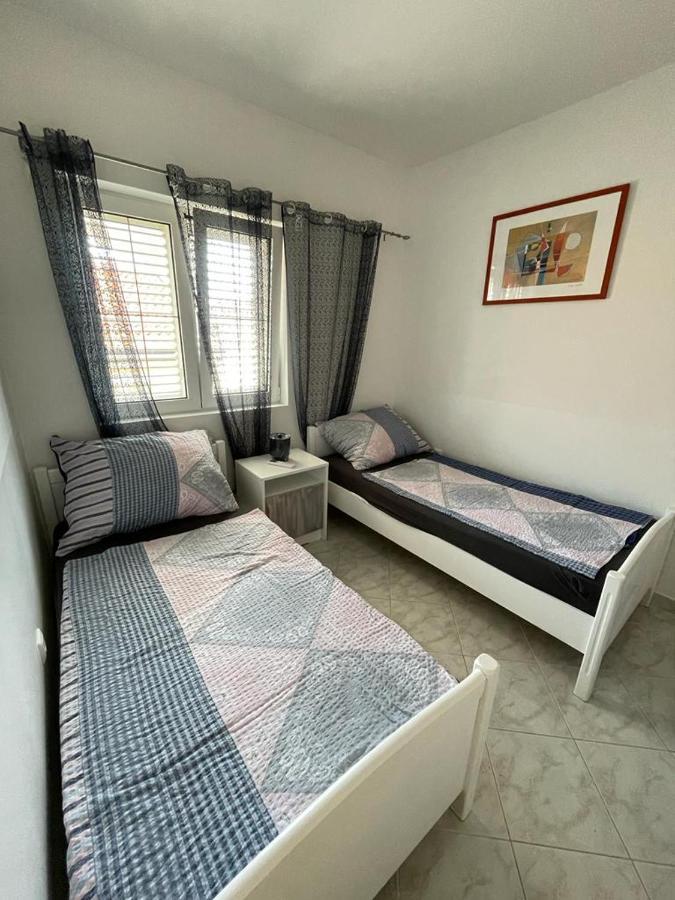 Apartmani Ira Vir Extérieur photo