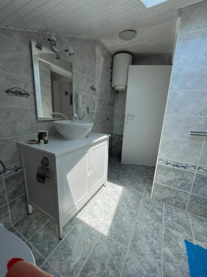 Apartmani Ira Vir Extérieur photo