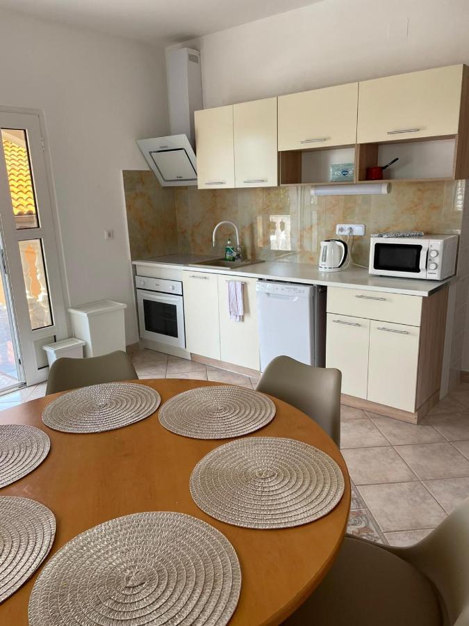 Apartmani Ira Vir Extérieur photo
