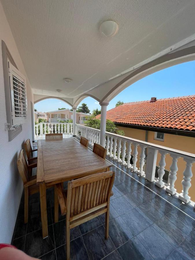 Apartmani Ira Vir Extérieur photo